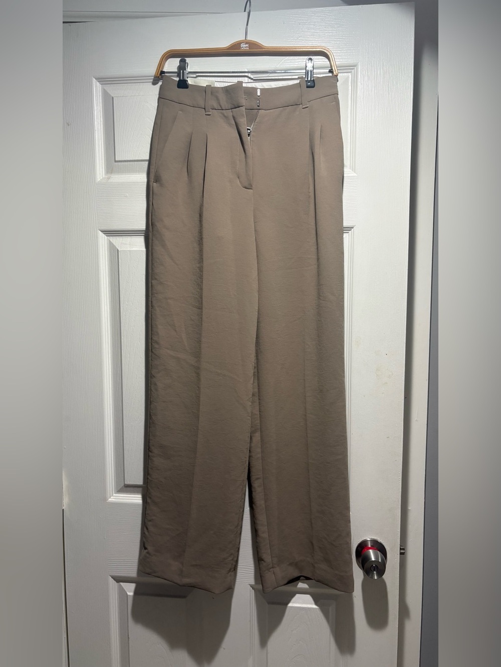 Aritzia The Effortless Pant — Taupe Crepette
